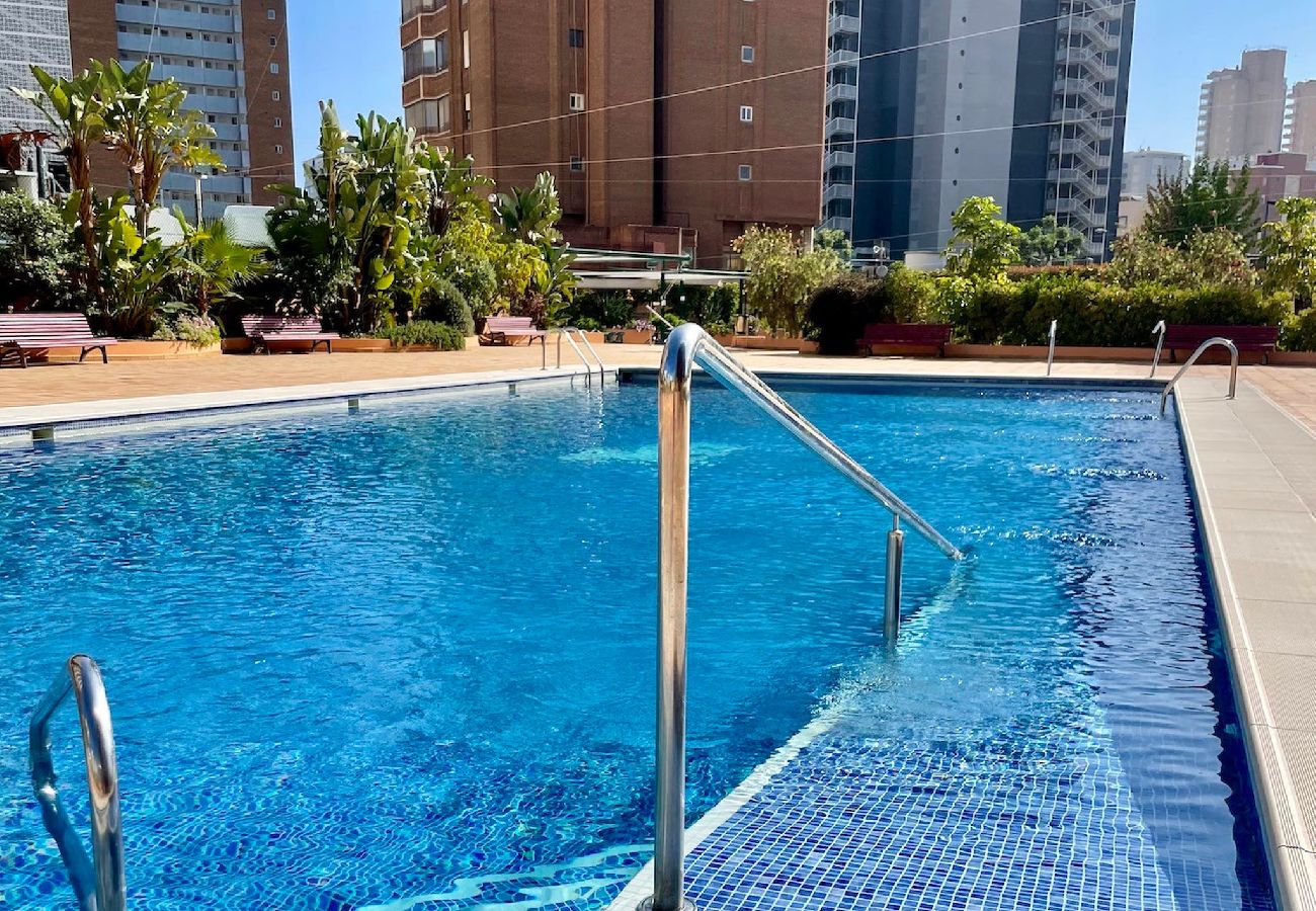 Apartamento en Benidorm - Apartamento con piscina y vistas en Torremar