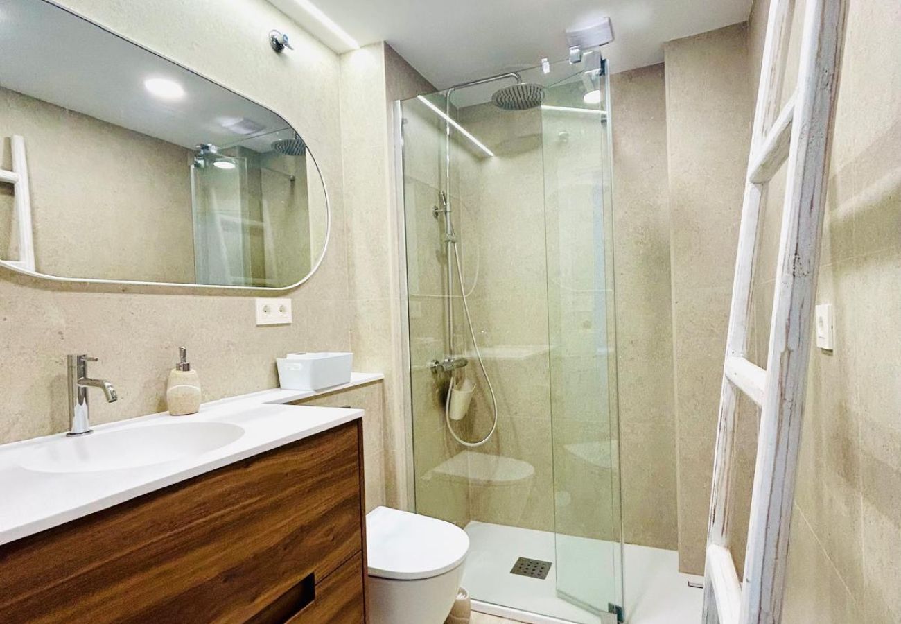 Estudio en Benidorm - Estudio en primera línea en Playa Levante