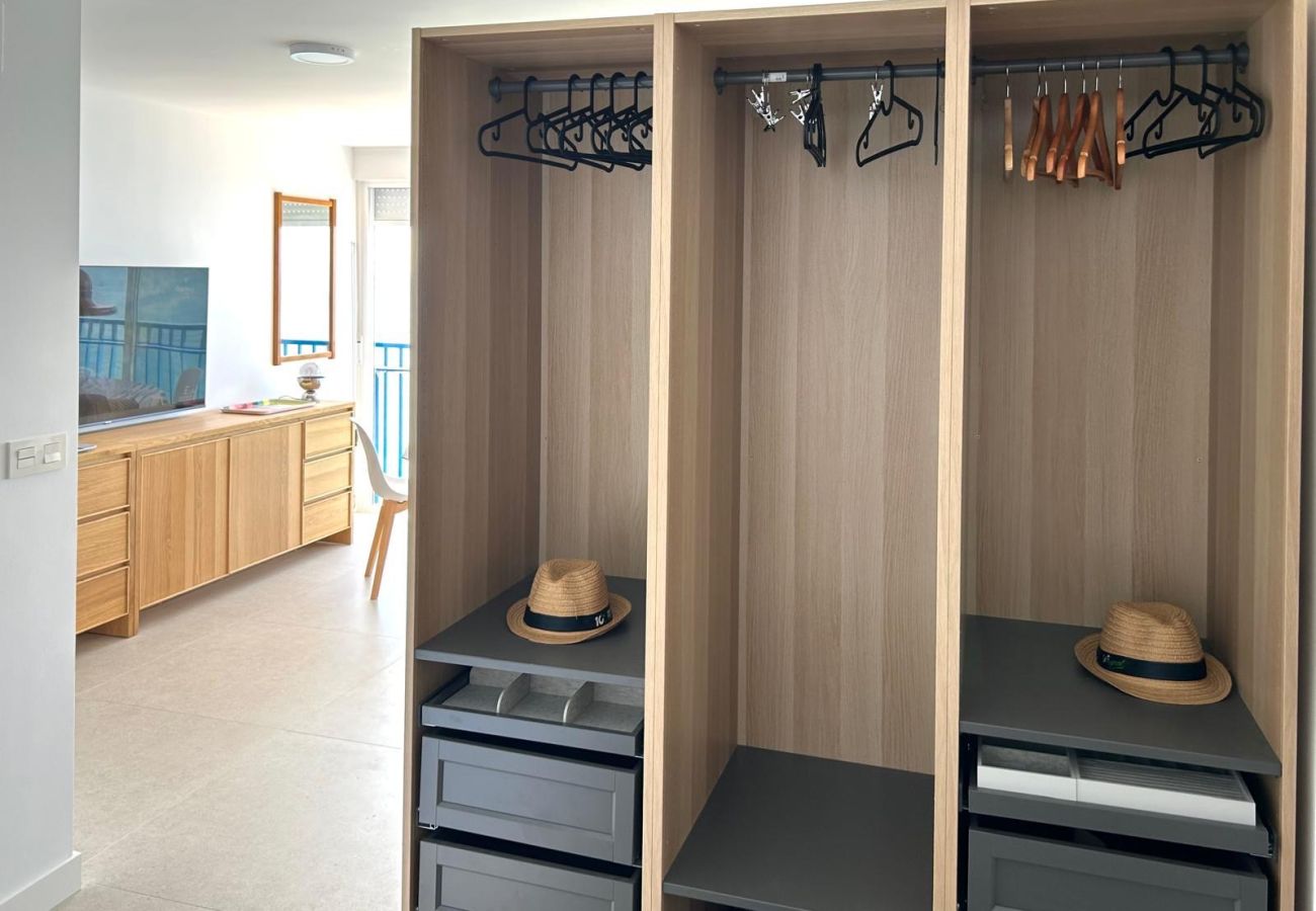 Estudio en Benidorm - Estudio en primera línea en Playa Levante