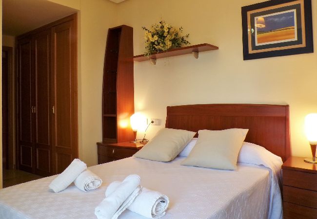 Apartamento en Benidorm - Apartamento de dos dormitorios con piscina  Apartamento en Benidorm - Apartamento de dos dormitorios con piscina