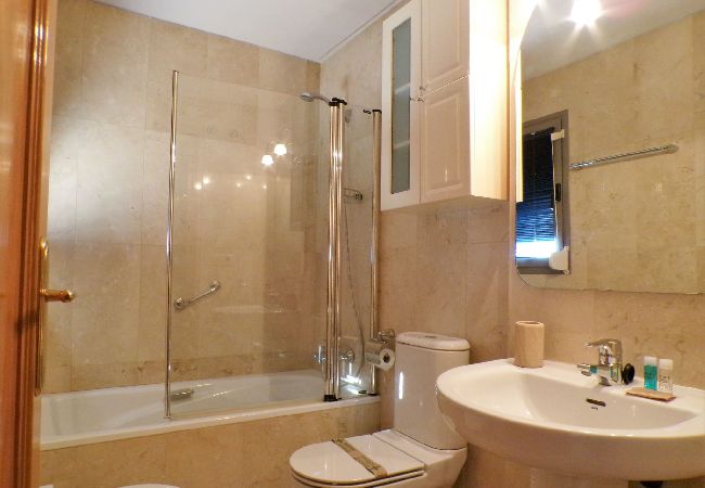 Apartamento en Benidorm - Apartamento de dos dormitorios con piscina  Apartamento en Benidorm - Apartamento de dos dormitorios con piscina