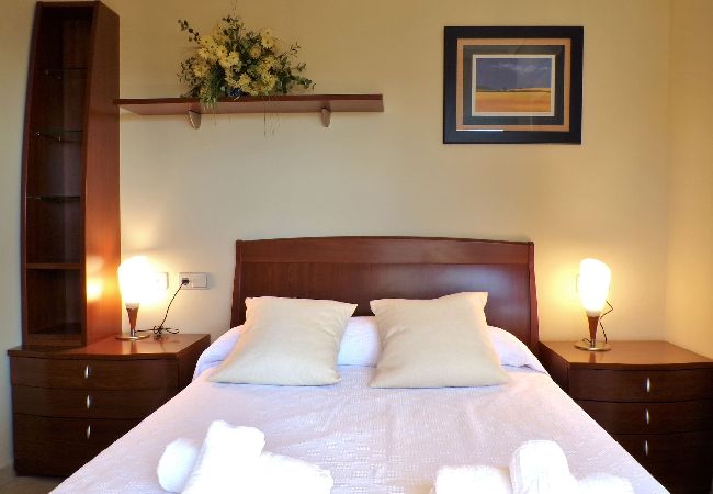 Apartamento en Benidorm - Apartamento de dos dormitorios con piscina  Apartamento en Benidorm - Apartamento de dos dormitorios con piscina