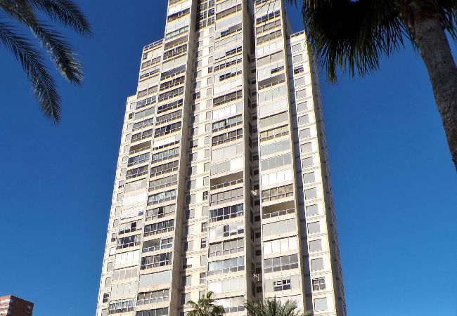 Apartamento en Benidorm - Apartamento de dos dormitorios con piscina  Apartamento en Benidorm - Apartamento de dos dormitorios con piscina