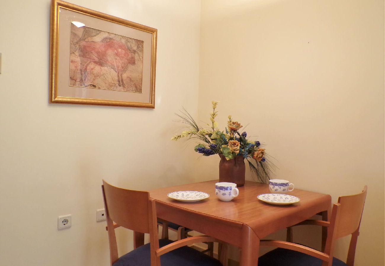 Apartamento en Benidorm - Apartamento de dos dormitorios con piscina 