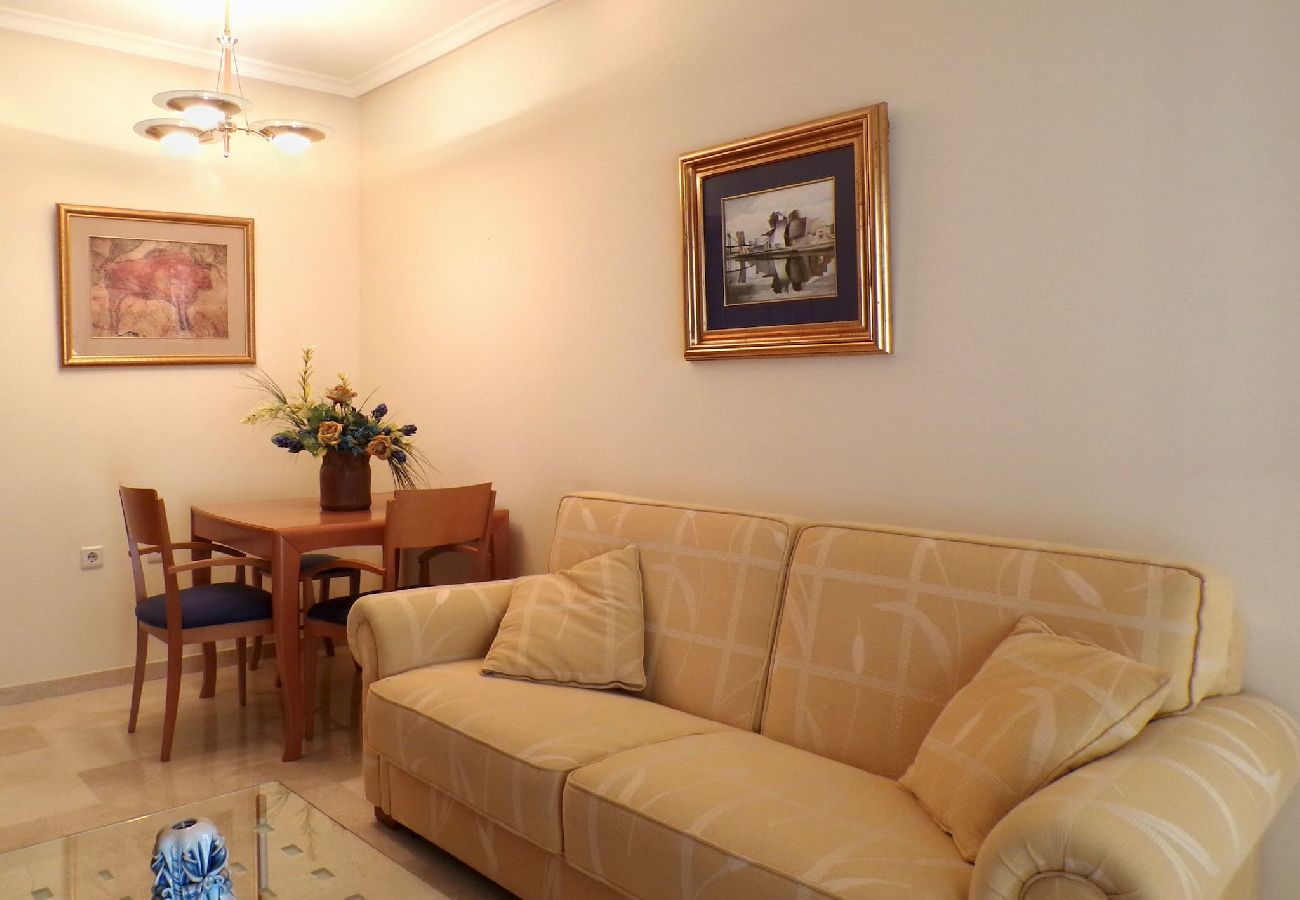 Apartamento en Benidorm - Apartamento de dos dormitorios con piscina 