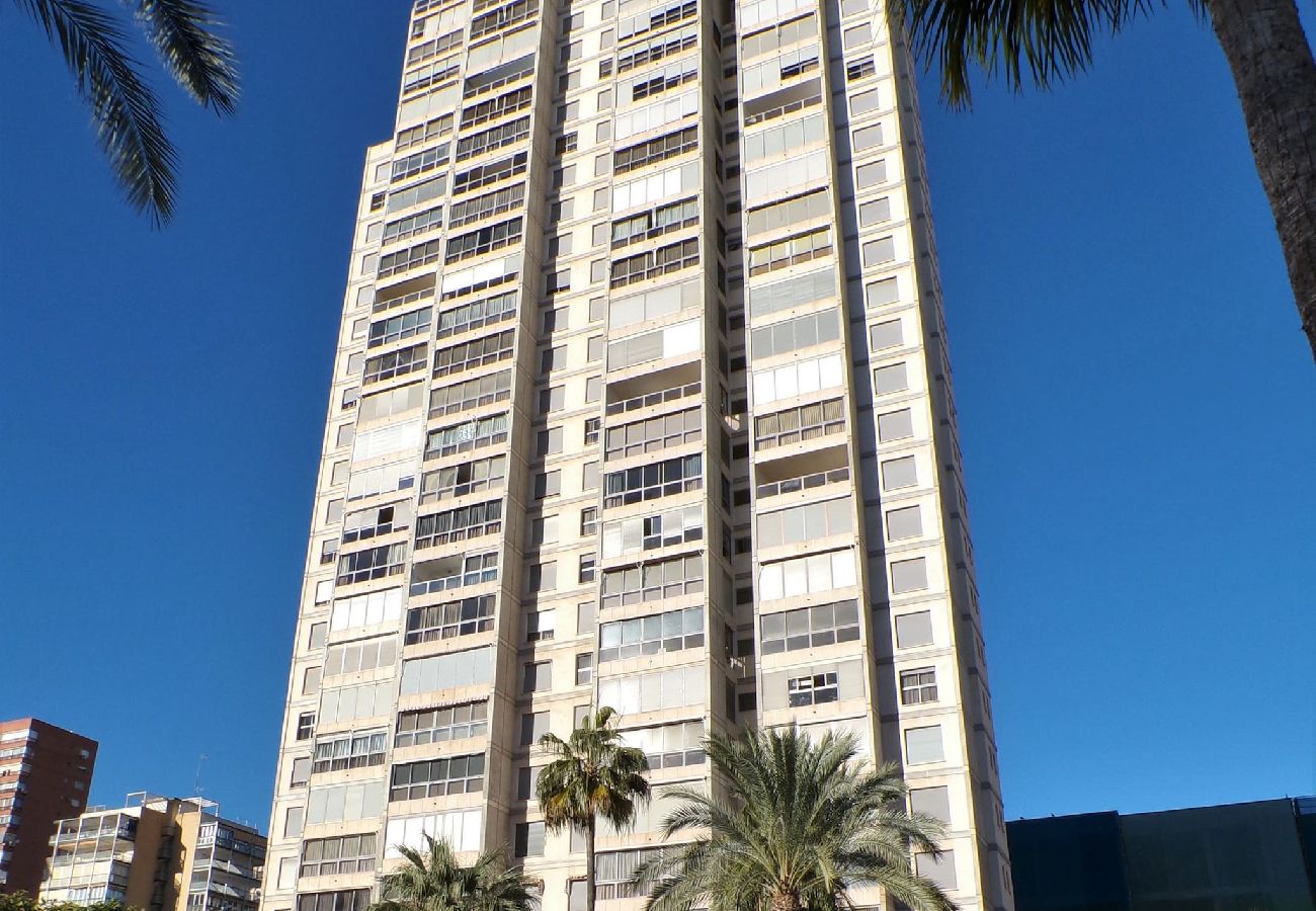 Apartamento en Benidorm - Apartamento de dos dormitorios con piscina 