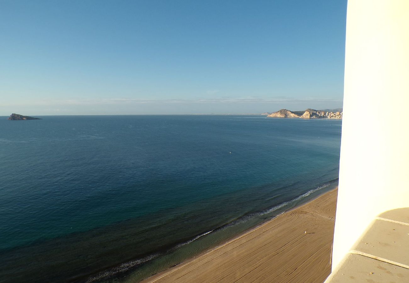 Apartamento en Benidorm - Apartamento en Torre Levante en primera línea 