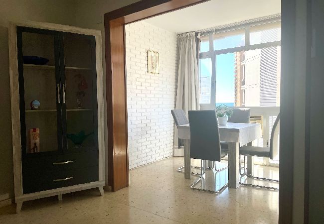 Apartamento en Benidorm - Apartamento de dos dormitorios, piscina y parking Apartamento en Benidorm - Apartamento de dos dormitorios, piscina y parking