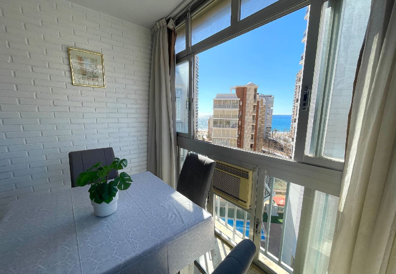 Apartamento en Benidorm - Apartamento de dos dormitorios, piscina y parking