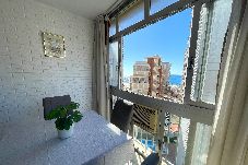 Apartamento en Benidorm - Apartamento de dos dormitorios, piscina y parking