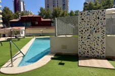 Apartamento en Benidorm - Apartamento de dos dormitorios, piscina y parking