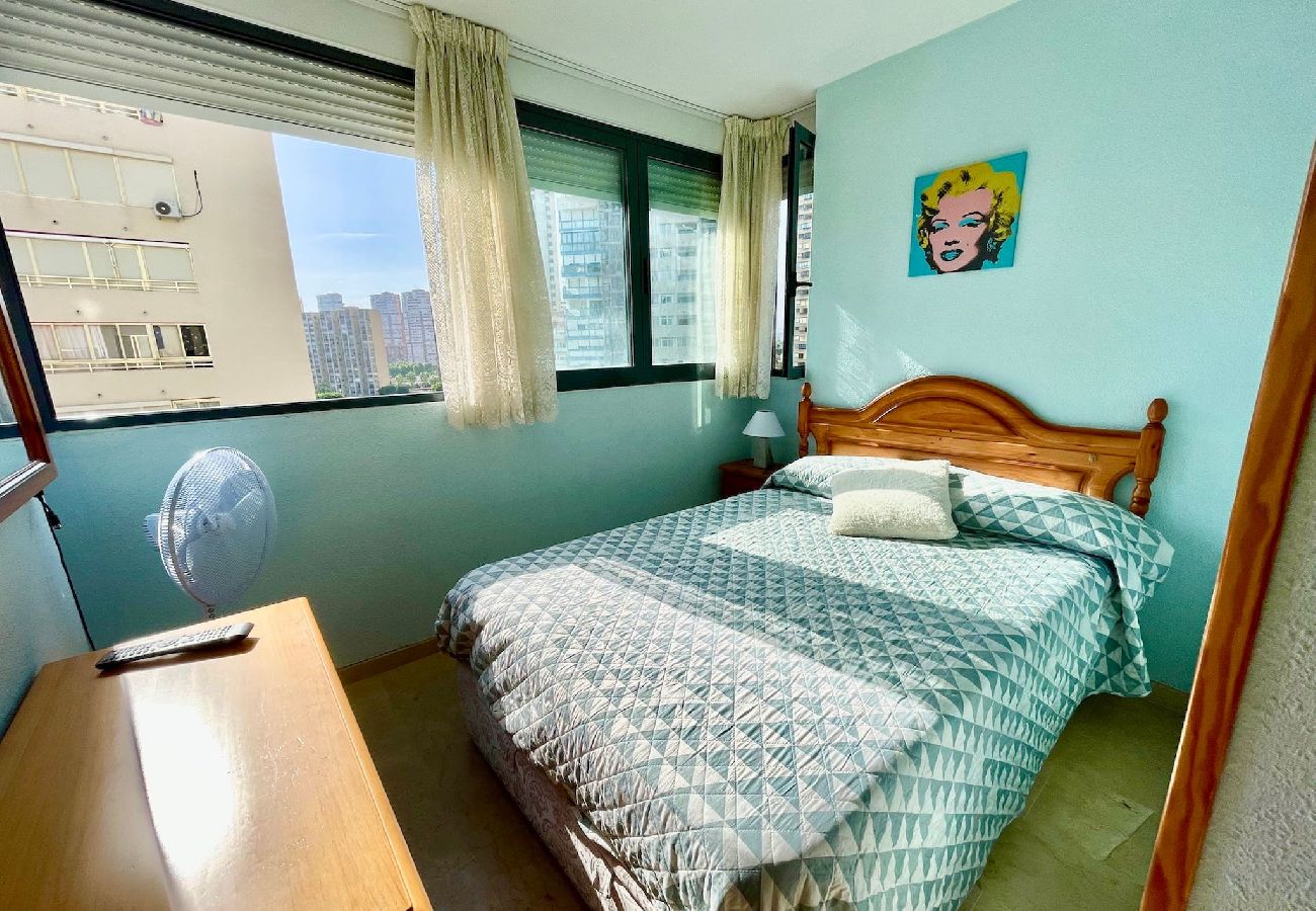 Apartamento en Benidorm - Apartamento de dos dormitorios y vistas al mar