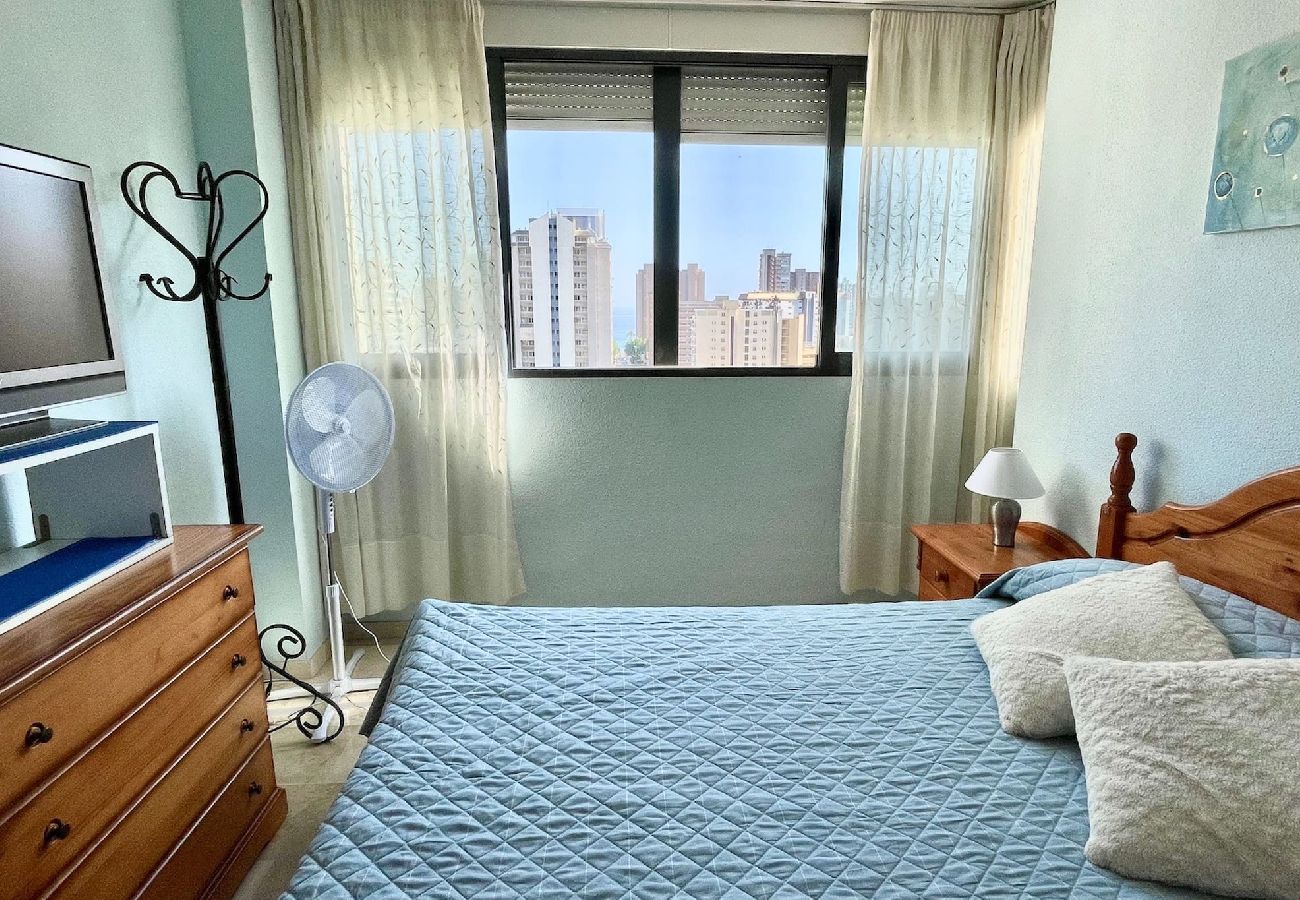 Apartamento en Benidorm - Apartamento de dos dormitorios y vistas al mar