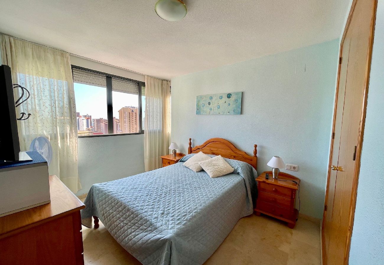 Apartamento en Benidorm - Apartamento de dos dormitorios y vistas al mar