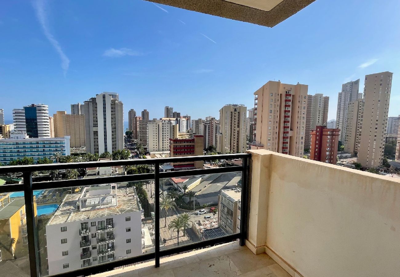 Apartamento en Benidorm - Apartamento de dos dormitorios y vistas al mar