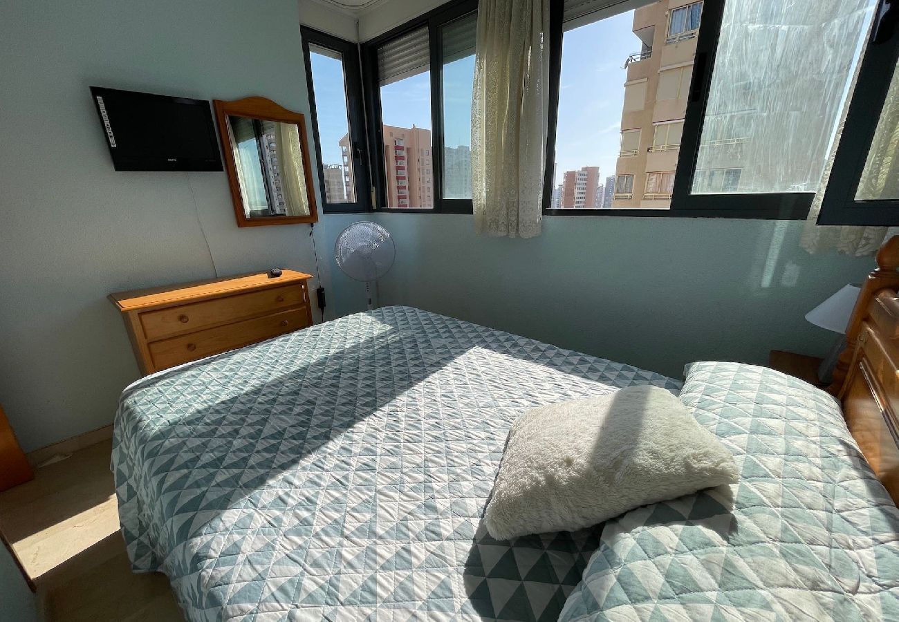 Apartamento en Benidorm - Apartamento de dos dormitorios y vistas al mar