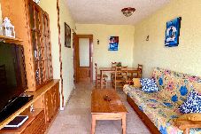 Apartamento en Benidorm - Apartamento de dos dormitorios y vistas al mar