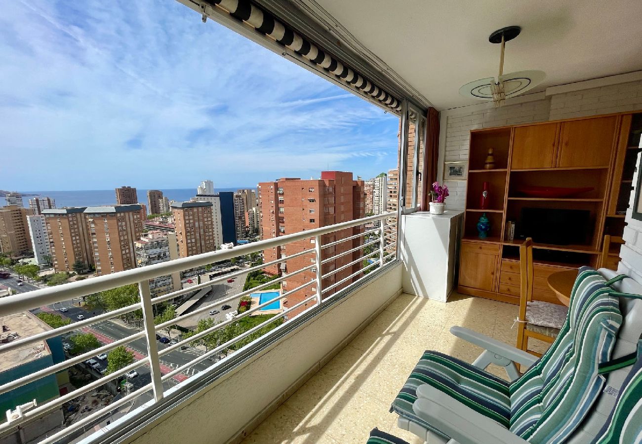 Apartamento en Benidorm - Apartamento La Pinta con terraza y vistas al mar 