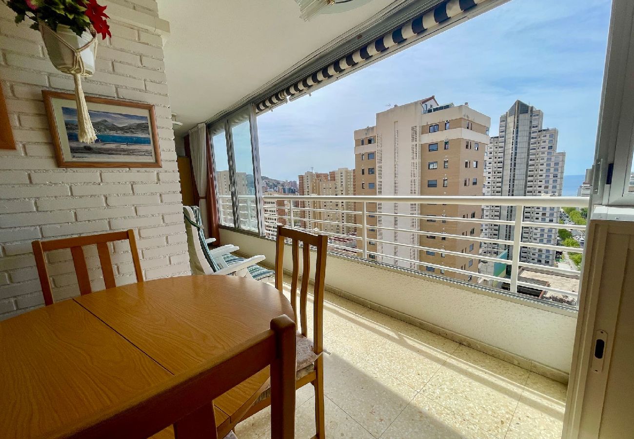 Apartamento en Benidorm - Apartamento La Pinta con terraza y vistas al mar 