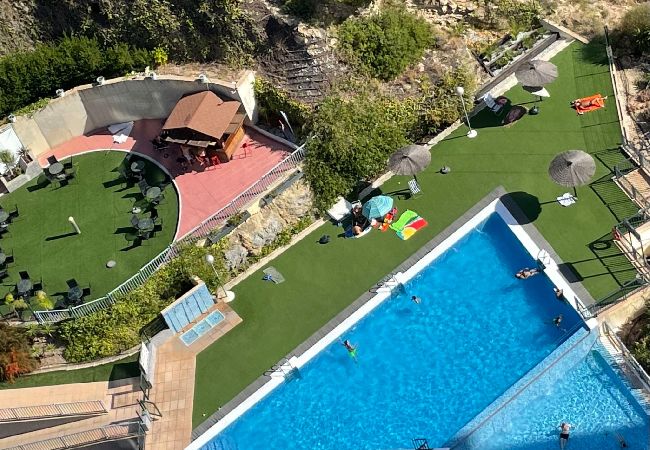 Apartamento en Benidorm - Lujoso apartamento con piscina, gimnasio y parking  Apartamento en Benidorm - Lujoso apartamento con piscina, gimnasio y parking