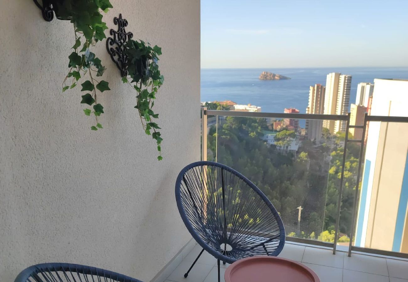 Apartamento en Benidorm - Lujoso apartamento con piscina, gimnasio y parking 