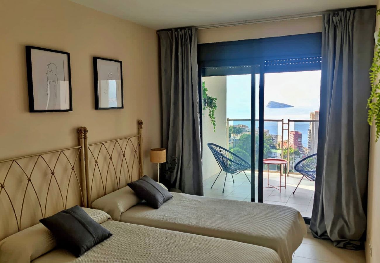 Apartamento en Benidorm - Lujoso apartamento con piscina, gimnasio y parking 