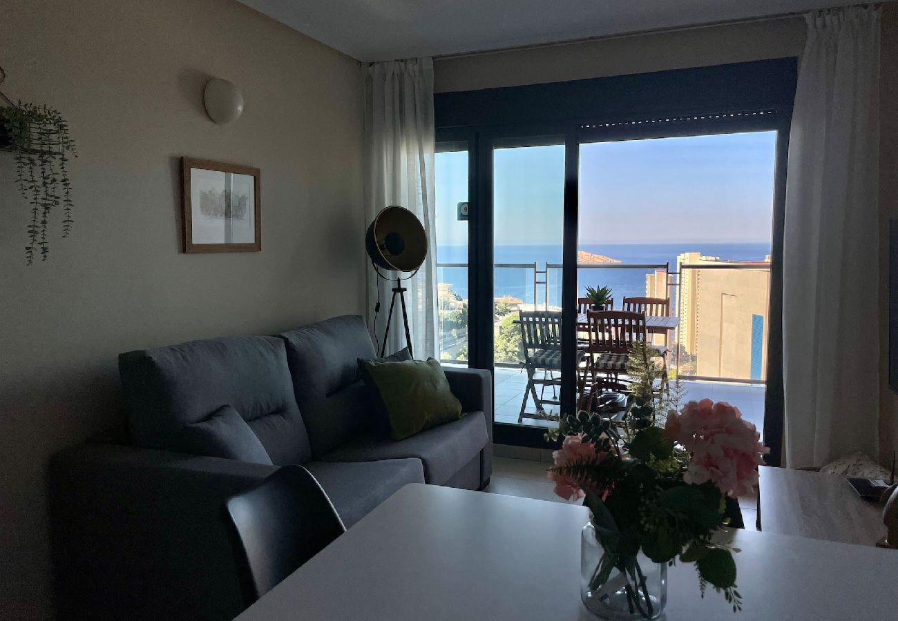 Apartamento en Benidorm - Lujoso apartamento con piscina, gimnasio y parking 