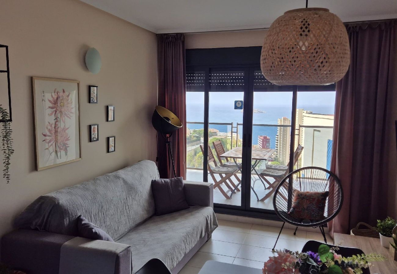 Apartamento en Benidorm - Lujoso apartamento con piscina, gimnasio y parking 