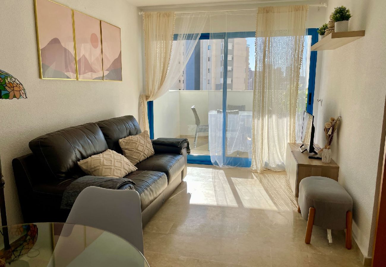 Apartamento en Benidorm - Encantador apartamento con parking y piscina