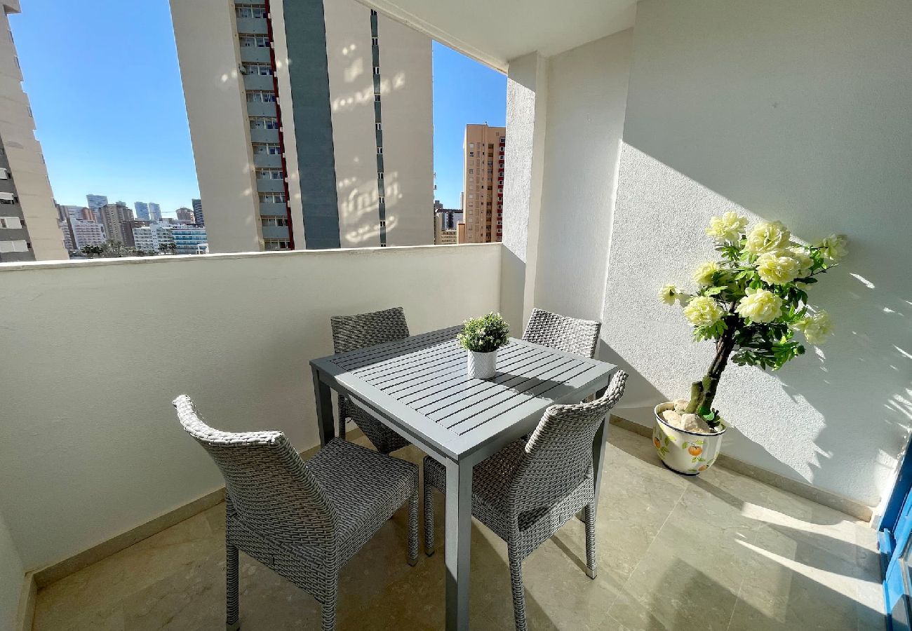 Apartamento en Benidorm - Encantador apartamento con parking y piscina