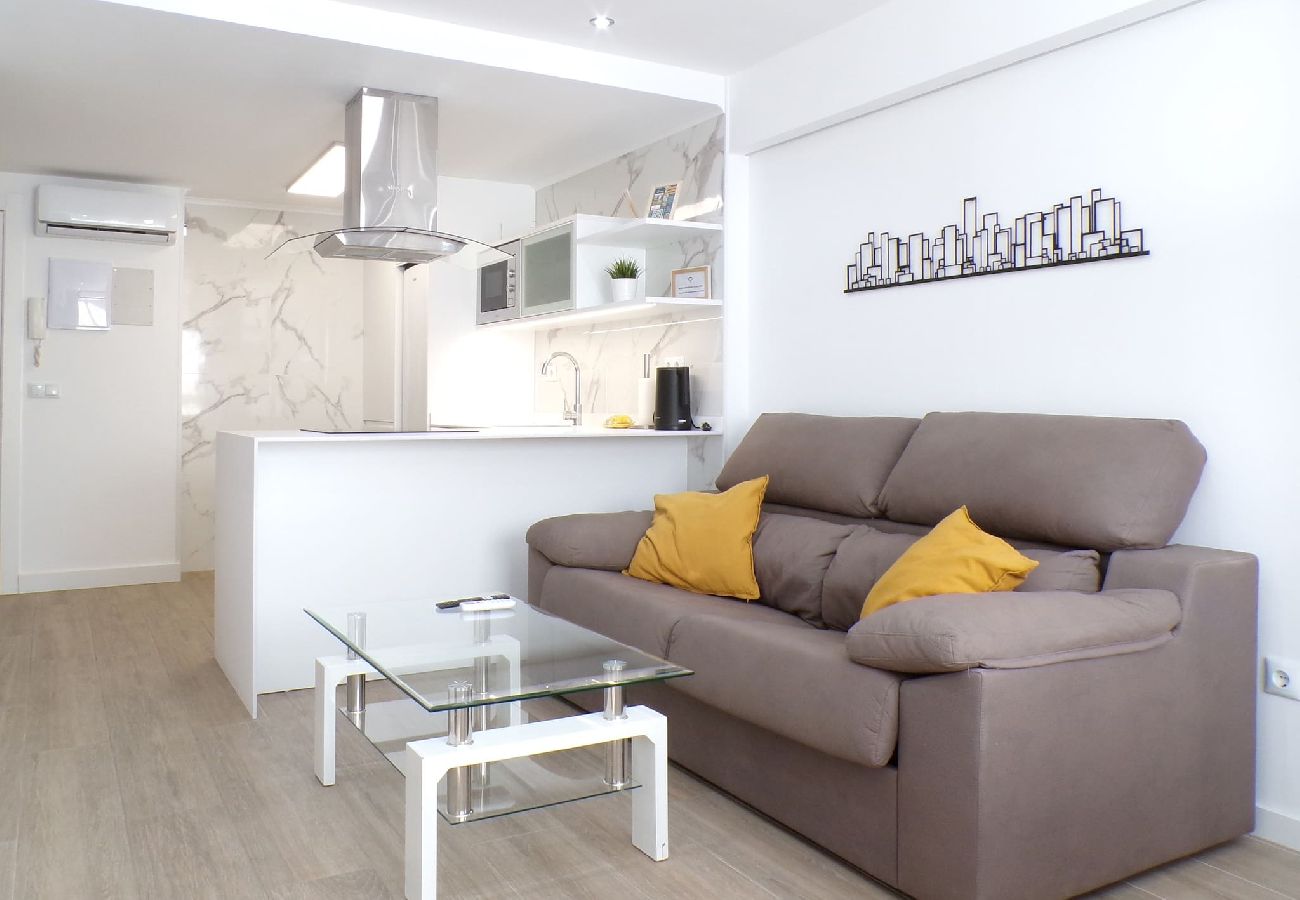 Apartamento en Benidorm - Moderno Apartamento con Piscina y Bicicletas Gratis