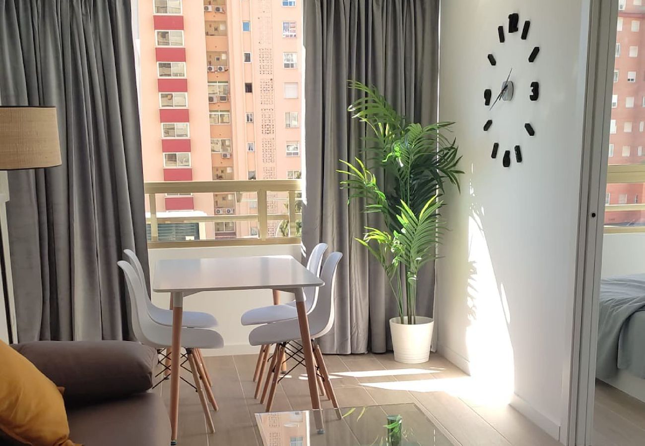 Apartamento en Benidorm - Moderno Apartamento con Piscina y Bicicletas Gratis