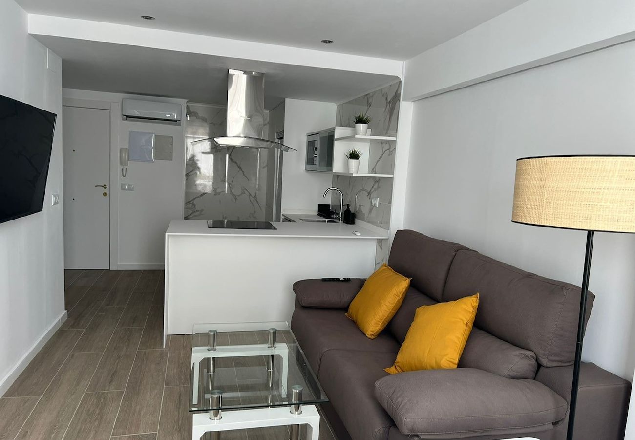 Apartamento en Benidorm - Moderno Apartamento con Piscina y Bicicletas Gratis