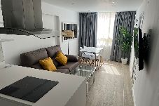 Apartamento en Benidorm - Moderno Apartamento con Piscina y Bicicletas Gratis