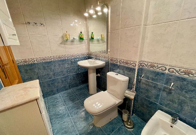Apartamento en Benidorm - Amplio apartamento en primera línea de playa Apartamento en Benidorm - Amplio apartamento en primera línea de playa
