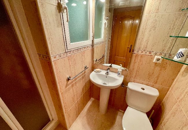 Apartamento en Benidorm - Amplio apartamento en primera línea de playa Apartamento en Benidorm - Amplio apartamento en primera línea de playa