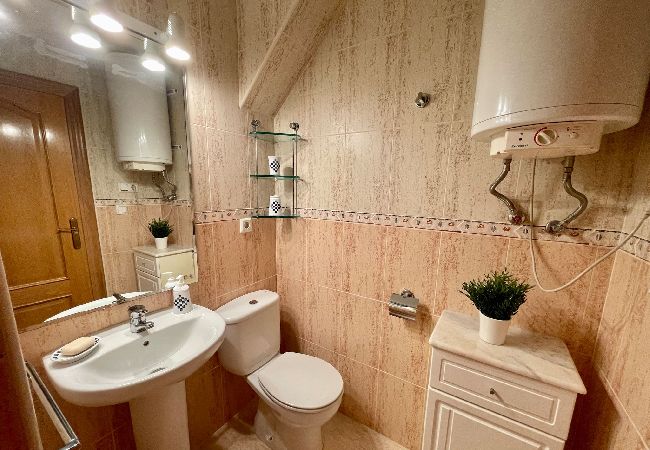 Apartamento en Benidorm - Amplio apartamento en primera línea de playa Apartamento en Benidorm - Amplio apartamento en primera línea de playa