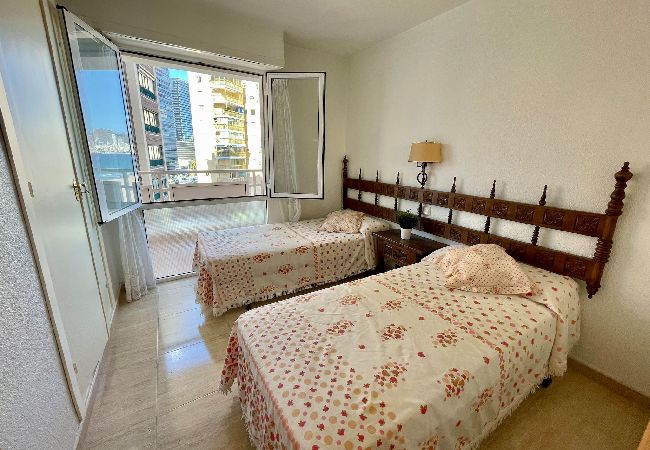 Apartamento en Benidorm - Amplio apartamento en primera línea de playa Apartamento en Benidorm - Amplio apartamento en primera línea de playa