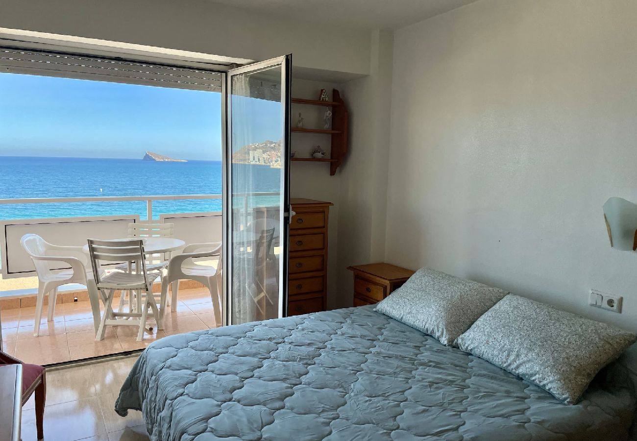 Apartamento en Benidorm - Amplio apartamento en primera línea de playa