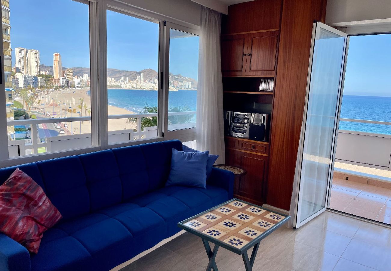 Apartamento en Benidorm - Amplio apartamento en primera línea de playa