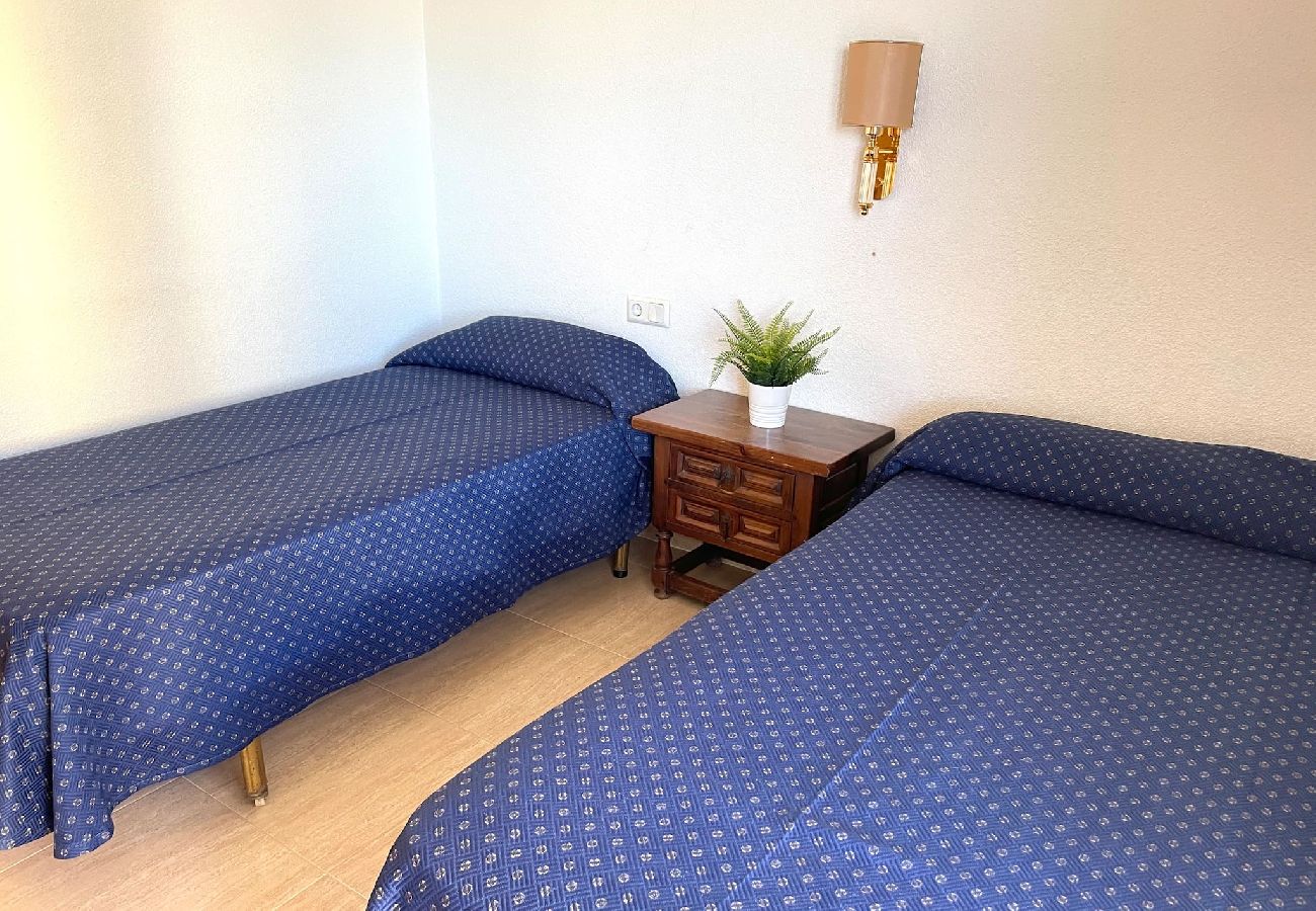 Apartamento en Benidorm - Amplio apartamento en primera línea de playa