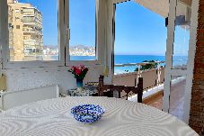 Apartamento en Benidorm - Amplio apartamento en primera línea de playa