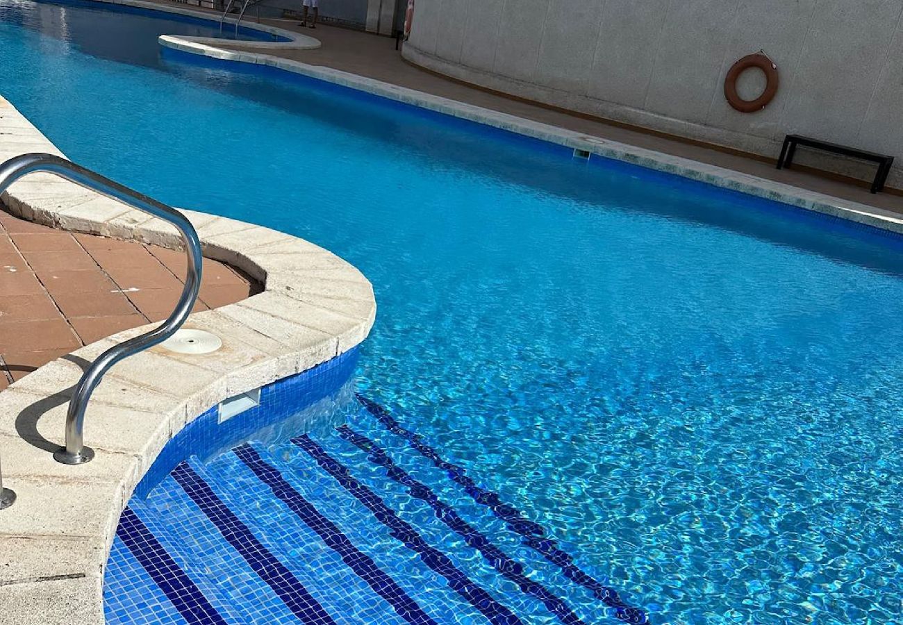 Apartamento en Benidorm - Apartamento con piscina a 2 minutos de la playa 