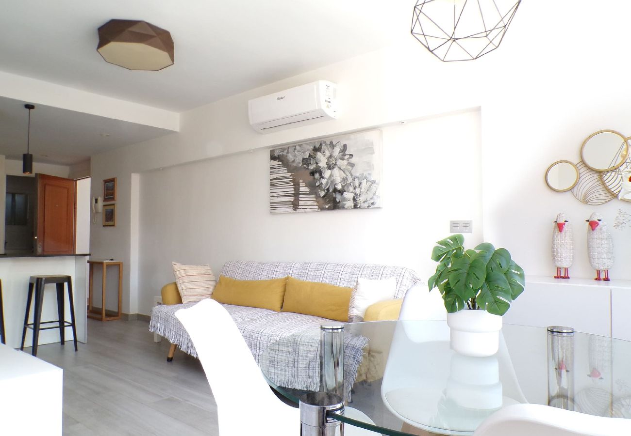 Apartamento en Benidorm - Apartamento Mariscal 4 con 2 dormitorios y piscina 