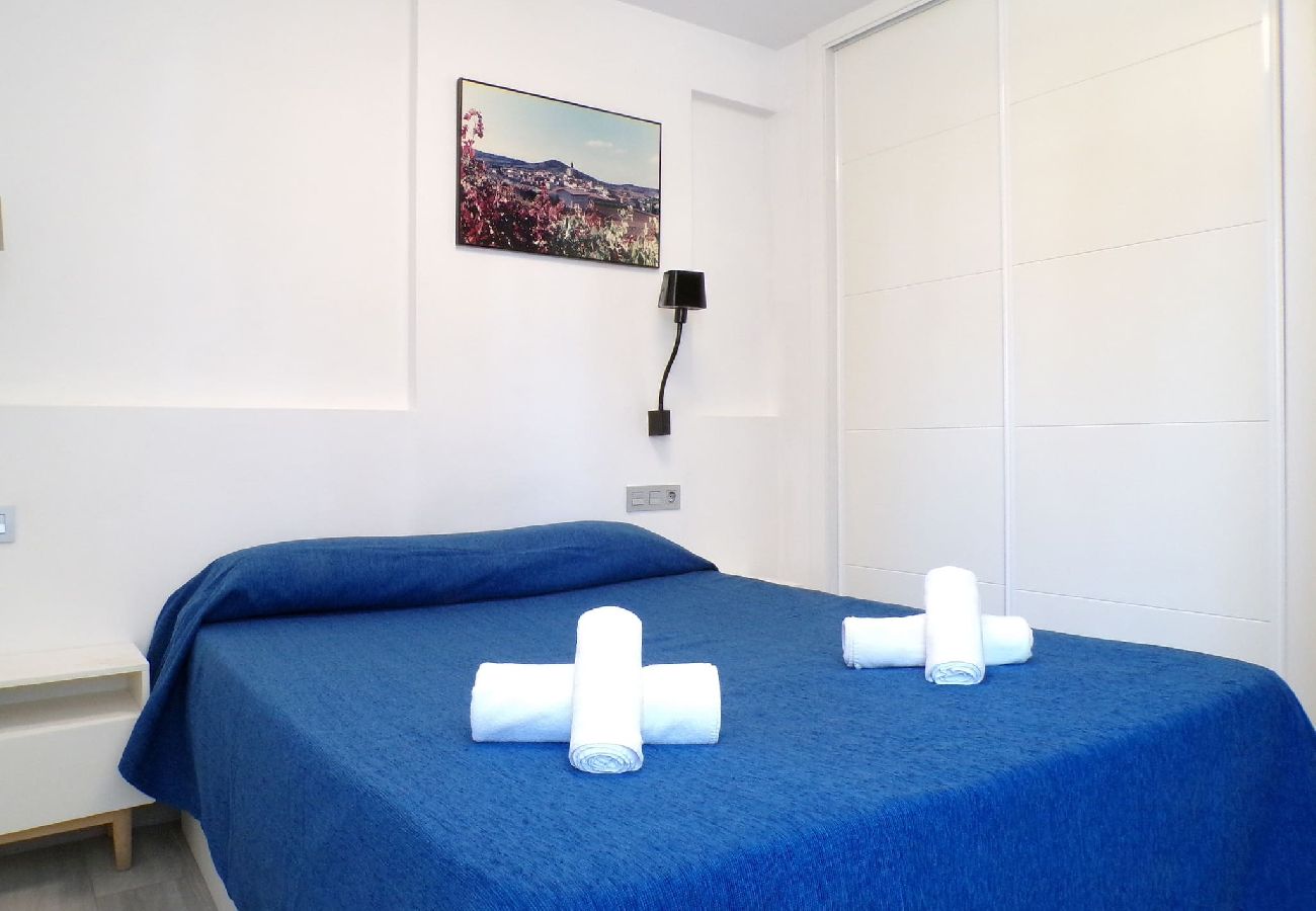 Apartamento en Benidorm - Apartamento Mariscal 4 con 2 dormitorios y piscina 