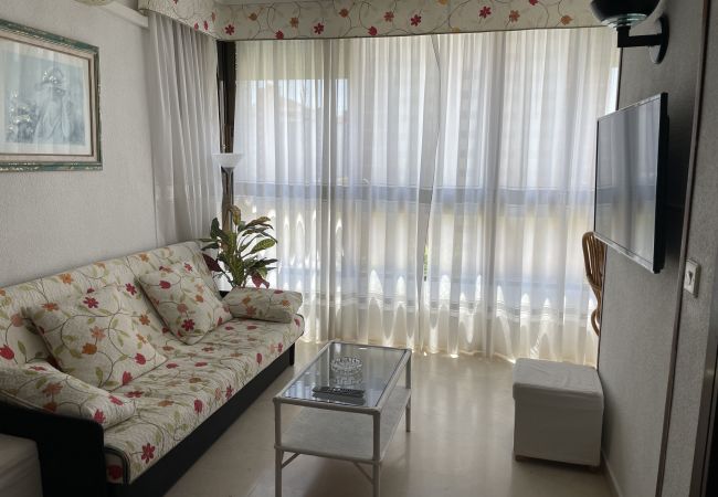 Apartamento en Benidorm - Apartamento de dos dormitorios y un baño en Gemelos 2 y 4 