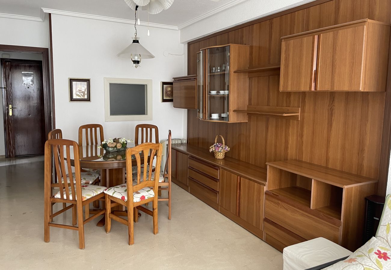 Apartamento en Benidorm - Apartamento de dos dormitorios y un baño en Gemelos 2 y 4 