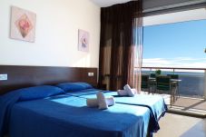 Apartamento en Benidorm - Apartamento con jacuzzi, sauna, gimnasio y piscina
