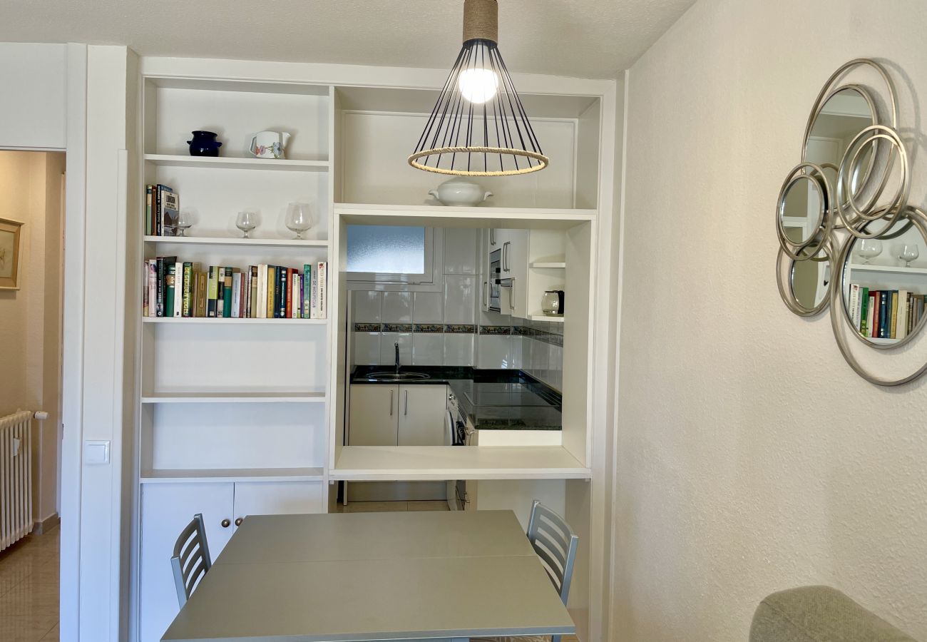 Apartamento en Benidorm - Relax y Confort: Apartamento Reformado con Piscina, muy cerca de la playa