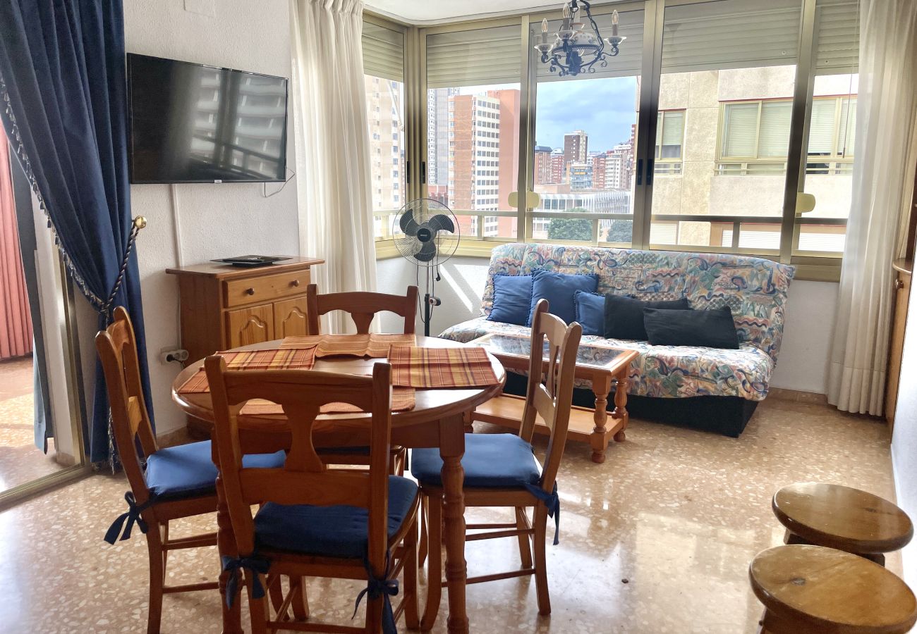 Apartamento en Benidorm - Apartamento de dos dormitorios y un baño en Mariscal 5 